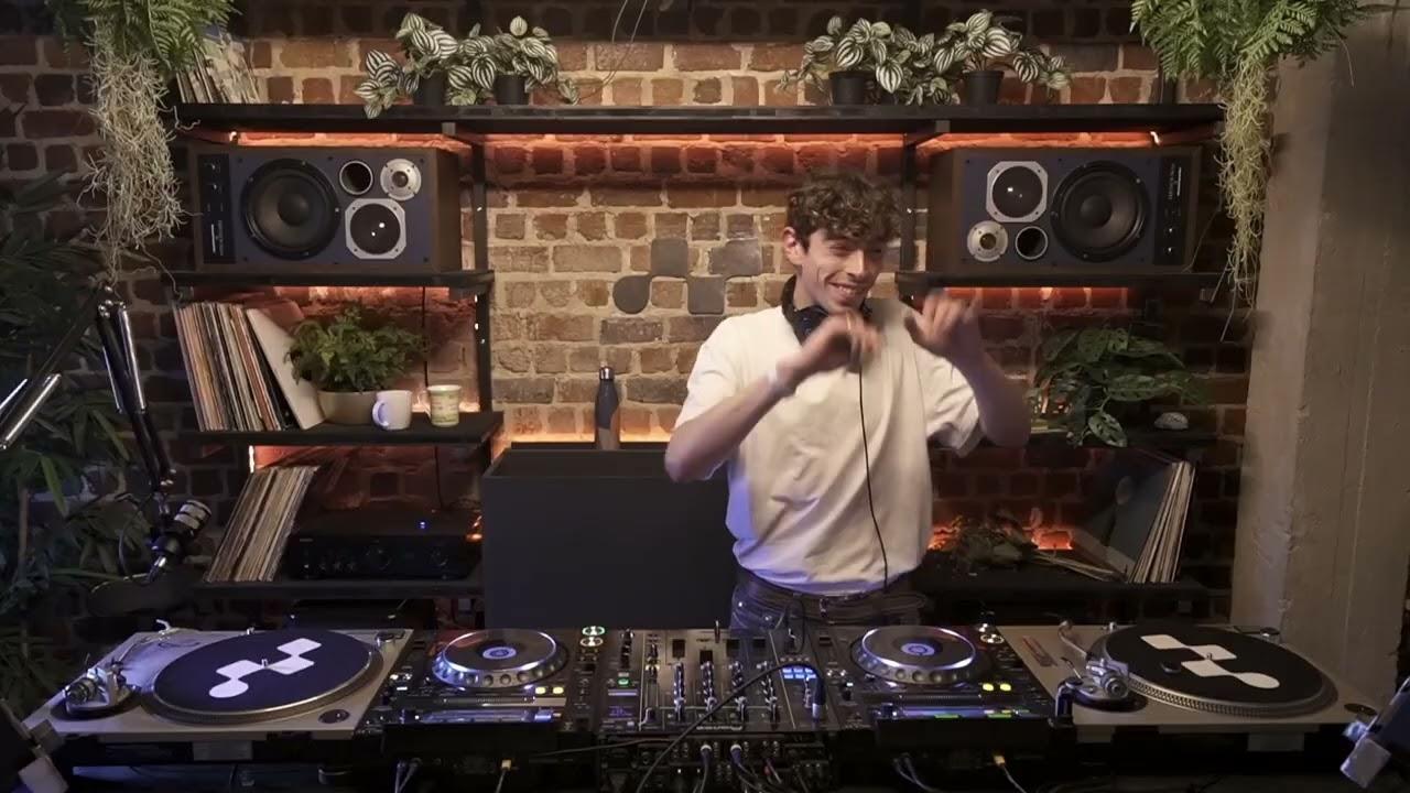 the day b4 20 w/ su:zy | Microwave | Breaks, Downtempo, Triphop mix | 19.04.2026