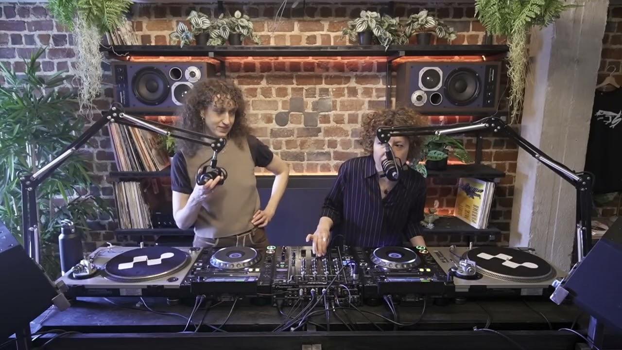 t.r.a.n.c.e. w/ Julia E. Dyck & Dian | Microwave | Ambient, folk, experimental | 01.03.2026